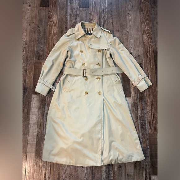 Burberrys Vintage Khaki Long Trench Coat with Belt Size Medium See Measurements - Picture 2 of 16